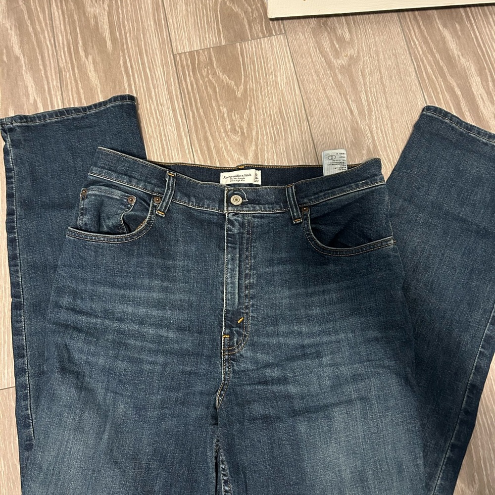 Abercrombie & Fitch 90s Straight Ultra High Rise - Picture 2 of 3